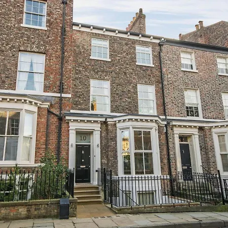 10 St Marys יורק