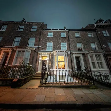 10 St Marys * יורק